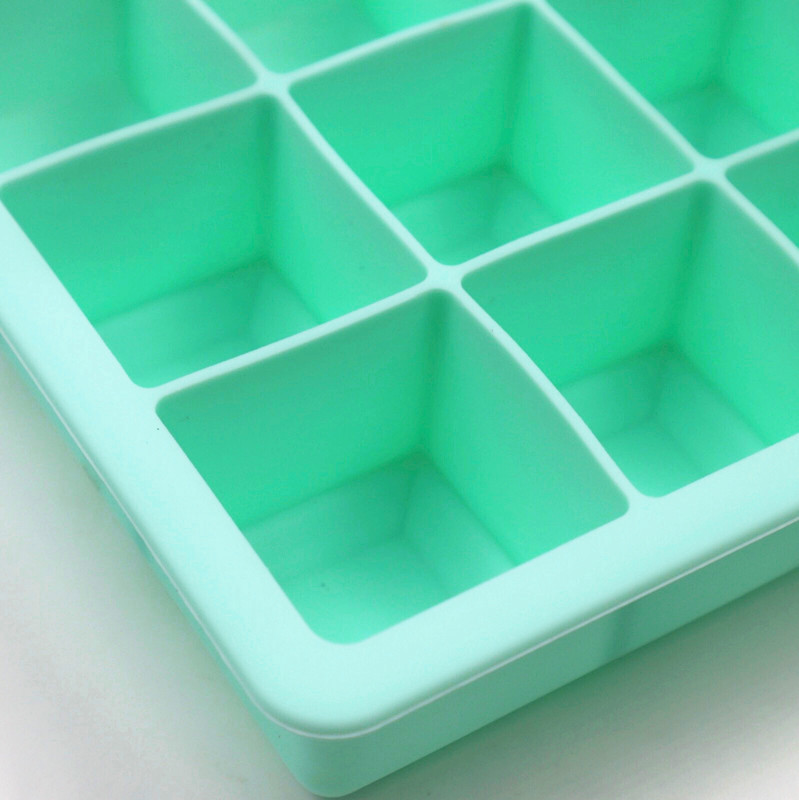 Silicone material environmental protection ice tray with lid soft ice tray