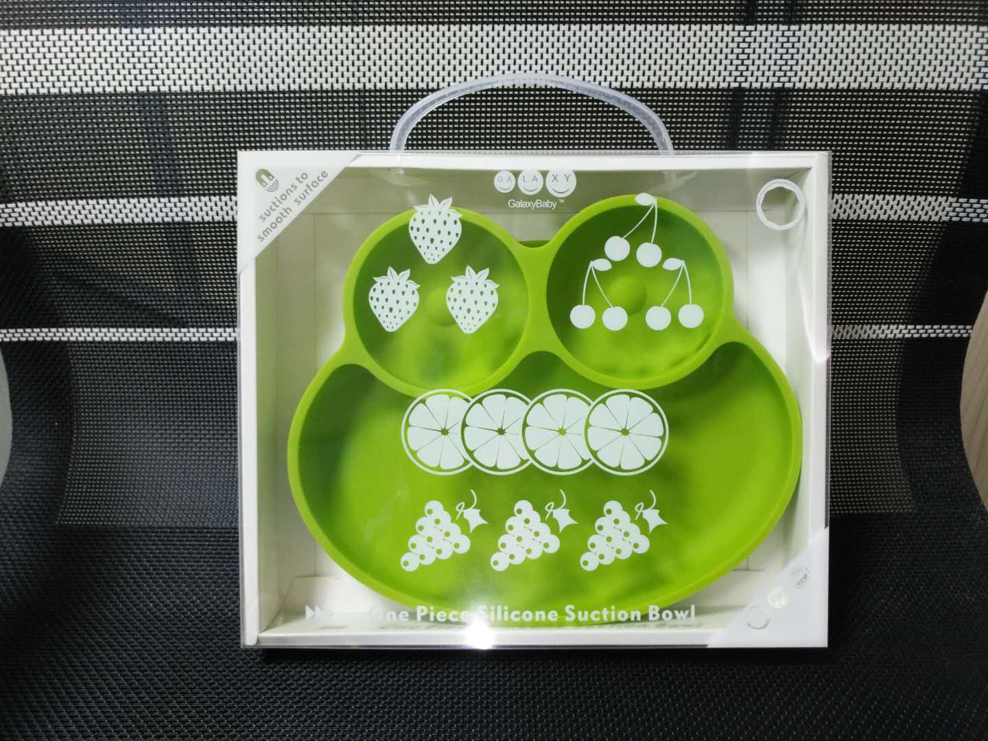 Food Grade silicone baby suction cup mat placemat one-piece silicone baby dinner plate and bowls